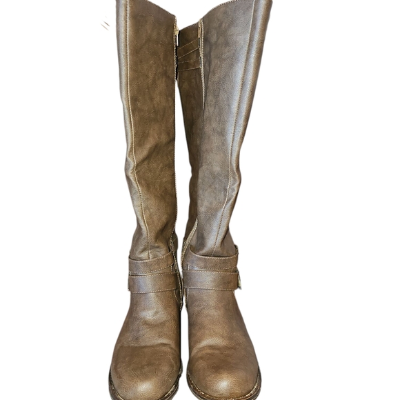 Brown Knee-High Women's Boots - Picture 1 of 2